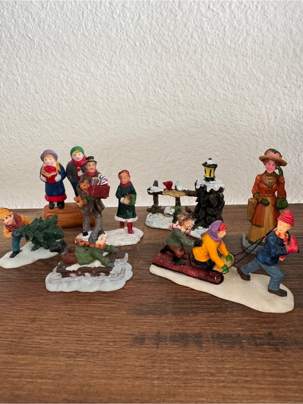 O’Well and Lemax Vintage Holiday Decorative Figures (7)